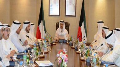 Photo of الحكومة الكويتية تستقيل بسبب خلافات واتهامات بهدر المال العام
