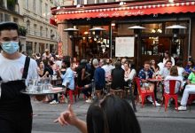 Photo of الباريسيون يعودون من جديد إلى شرفات المقاهي والمطاعم لإحياء رموز العيش على الطريقة الفرنسية