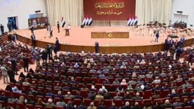 Photo of فوضى ومشادات واعتداءات داخل البرلمان العراقي والحلبوسي رئيساً له لولاية ثانية