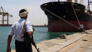 Photo of التحالف ينذر الحوثيين باستهداف موانئ يمنية في حال عدم الإفراج عن السفينة المختطفة ويقصف صنعاء