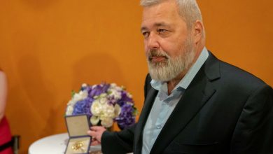 Photo of الصحافي الروسي الفائز بنوبل السلام يبيع ميدالية الجائزة بـ103.5 مليون دولار دعماً لأوكرانيا
