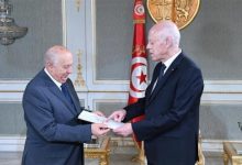 Photo of الرئيس التونسي يتسلّم مشروع دستور جديد
