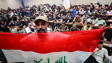 Photo of العراق: اعتصام أنصار التيار الصدري أمام البرلمان يدخل أسبوعه الثاني واستمرار الأزمة السياسية