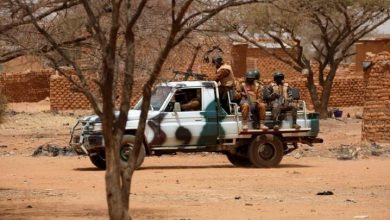 Photo of بوركينا فاسو: عشرات القتلى في هجومين منفصلين استهدفا مدنيين وعسكريين