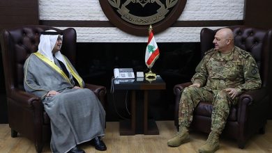 Photo of قائد الجيش استقبل السفير بخاري في اليرزة