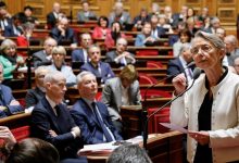 Photo of فرنسا: فشل المعارضة في اسقاط الحكومة وقانون إصلاح نظام التقاعد
