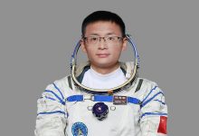 Photo of الصين أرسلت أول رائد مدني في تاريخها إلى الفضاء