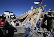 Photo of الجيش الاسرائيلي يفجر منزل فلسطيني نفذ هجوماً ضد اسرائيليين