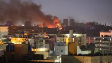 Photo of احتدام المعارك وانفجارات في الخرطوم ولا تقدم حول الممرات الإنسانية
