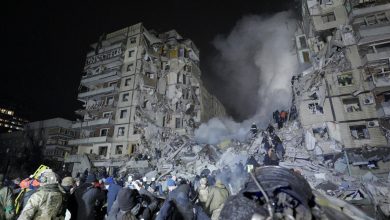 Photo of روسيا تهاجم مدينة دنيبرو ليلاً بحسب مسؤولين ووسائل إعلام تتحدث عن 15 انفجاراً