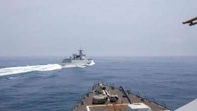 Photo of الولايات المتحدة تنشر تسجيلاً مصوراً لاقتراب سفينة حربية صينية من مدمرة أميركية في مضيق تايوان
