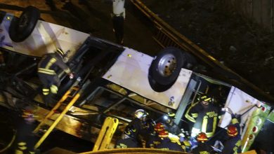 Photo of 21 قتيلاً على الأقل و20 جريحاً في سقوط حافلة من على جسر في البندقية واحتراقها