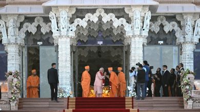 Photo of رئيس الوزراء الهندي يفتتح معبداً هندوسياً كبيراً في الإمارات