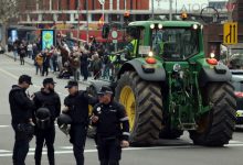 Photo of آلاف المزارعين يحتجون في شوارع مدريد