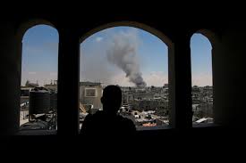 Photo of احتدام المعارك على مشارف رفح بعد تعليق أميركا شحنة أسلحة لإسرائيل واستئناف مفاوضات الهدنة
