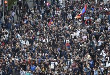 Photo of مئتان بين مصاب ومحتجز في احتجاجات يريفان المتواصلة