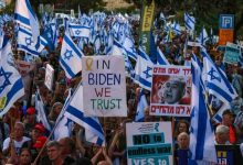 Photo of آلاف الاسرائيليين يتظاهرون مطالبين نتانياهو بالرحيل